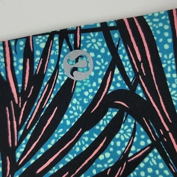 Lululemon Tight Stuff Tight Mini Palm Lace Tofino Teal Multi - Picture 10 of 12